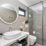 Luxury Mia With Sea View, Heated Pool And Jacuzzi Villa *