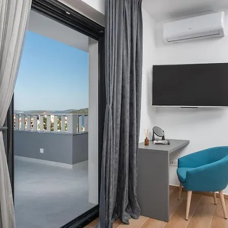 Luxury Mia With Sea View, Heated Pool And Jacuzzi Villa *