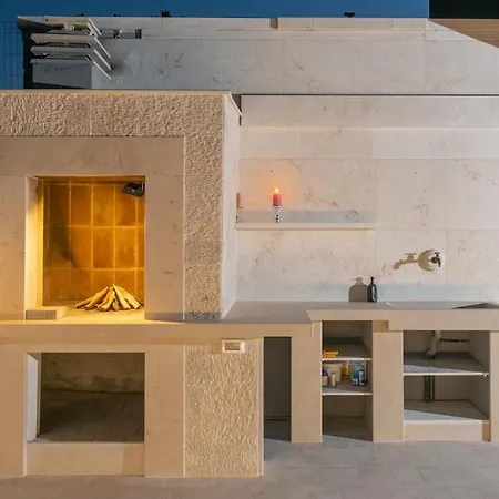 Villa Luxury Mia With Sea View, Heated Pool And Jacuzzi
