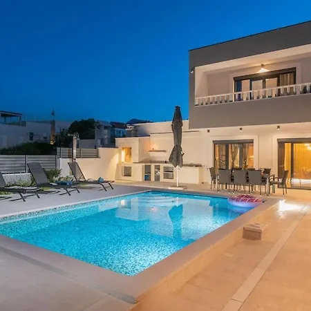 Luxury Mia With Sea View, Heated Pool And Jacuzzi