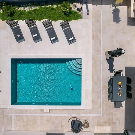 Villa Luxury Mia With Sea View, Heated Pool And Jacuzzi *