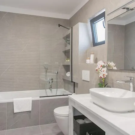Villa Luxury Mia With Sea View, Heated Pool And Jacuzzi Sevid
